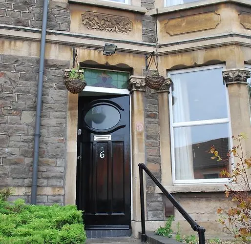 Clift Guest house 3*